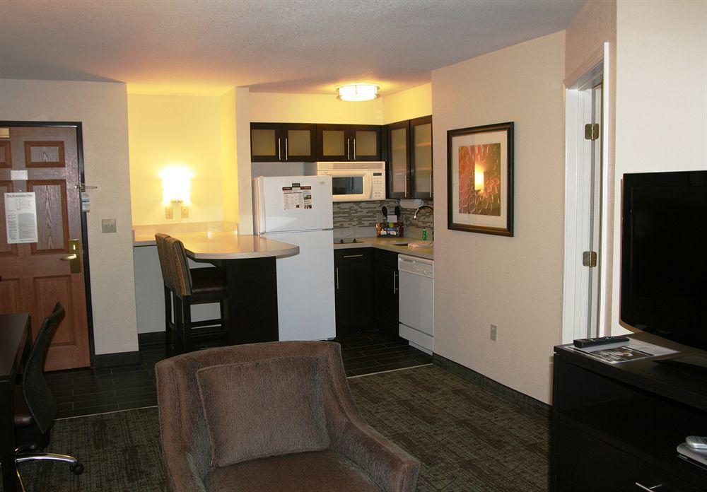 Staybridge Suites Tulsa-Woodland Hills By Ihg Exterior foto